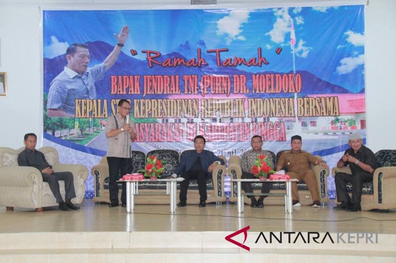 Kepala Staf Kepresidenan tinjau pertanian di Lingga