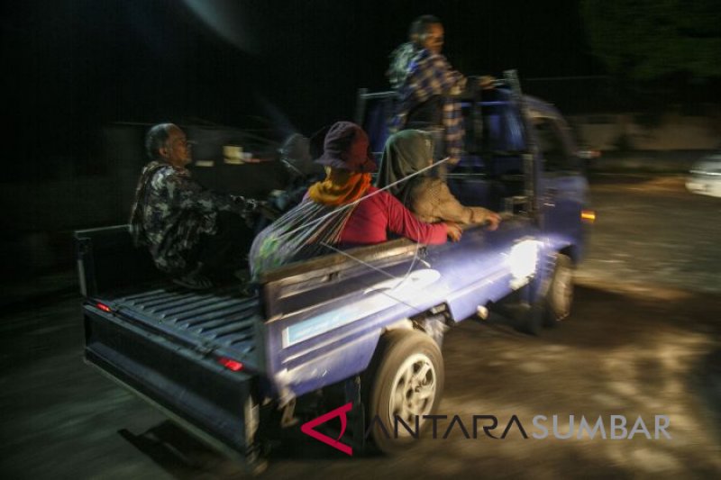 GUNUNG MERAPI MELETUS