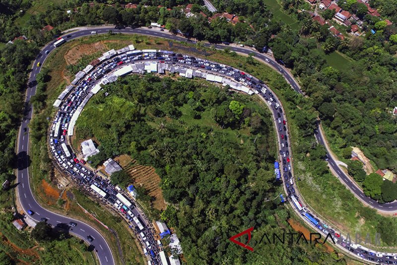 Jalur Garut menuju Bandung macet