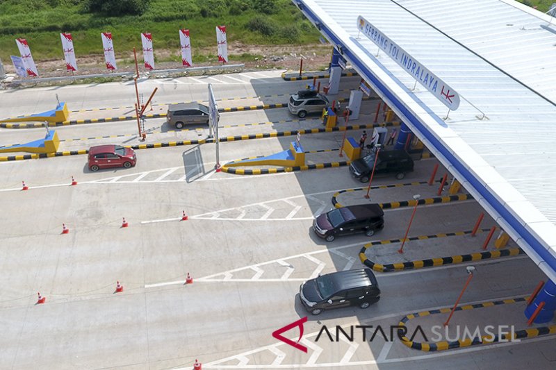 Arus Kendaraan Di Tol Palindra