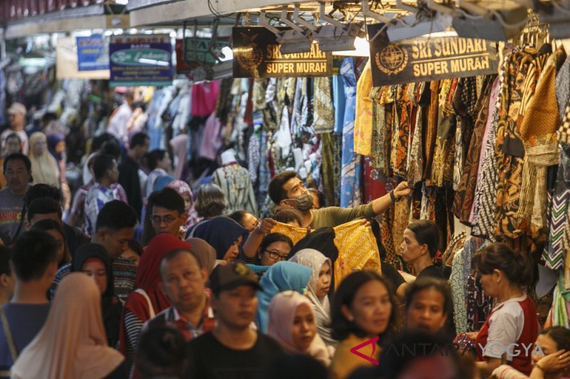 BELANJA KEBUTUHAN LEBARAN