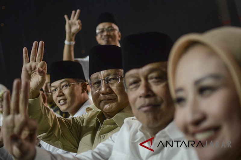 Prabowo bercerita pentingnya tenaga medis kepada wisudawan