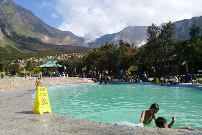 Taman Gunung Papandayan ramai wisatawan jelang Tahun Baru