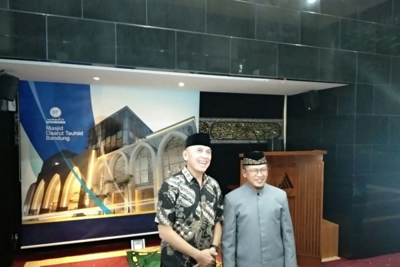 Iriawan bersilaturahim ke Ponpes Daarut Tauhid Bandung