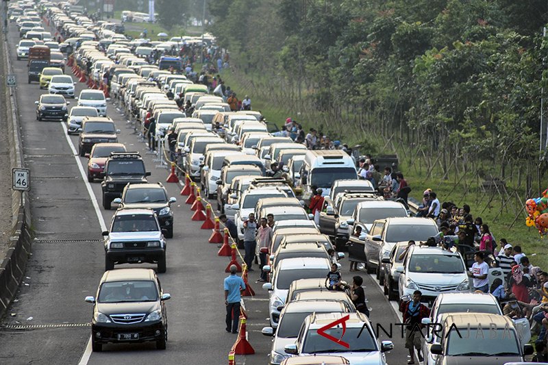 Pengendara terjebak selama satu jam di Puncak-Cipanas