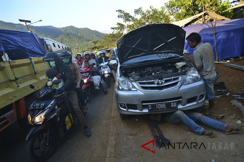 Tanjakan gentong jadi titik kemacetan