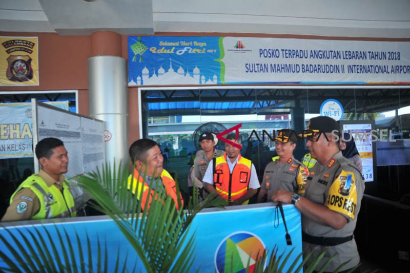 Kapolresta Palembang tinjau arus balik di bandara