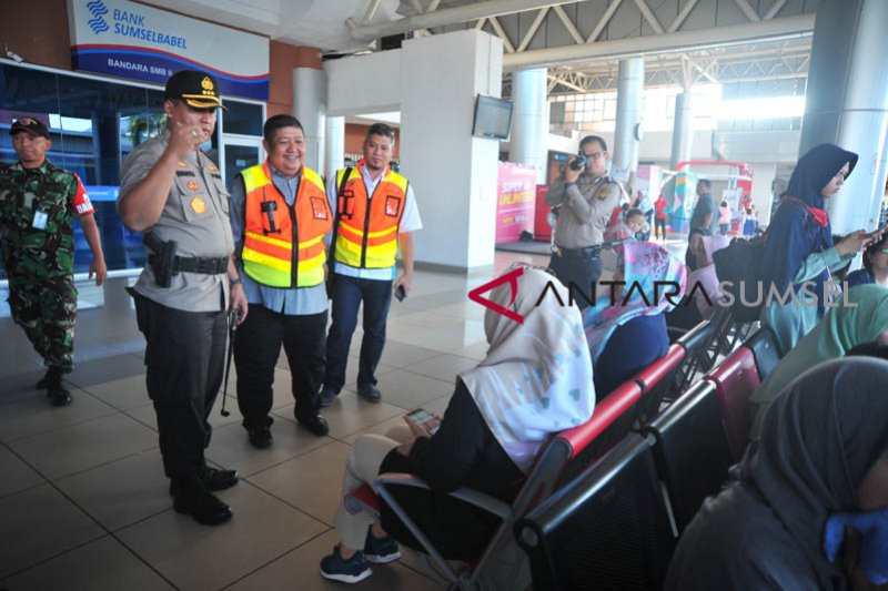 Kapolresta Palembang tinjau arus balik di bandara
