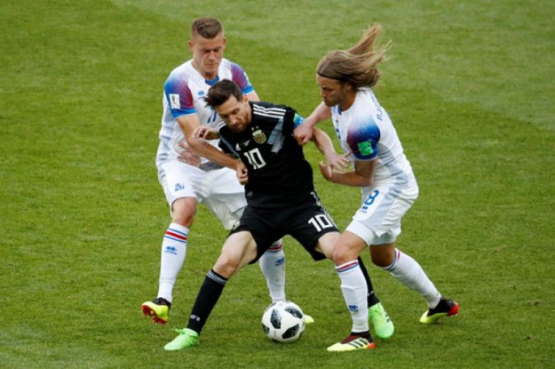 Islandia tahan Argentina 1-1