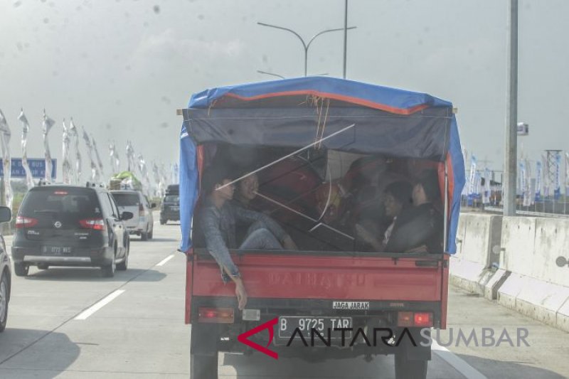 MUDIK MOBIL BAK TERBUKA