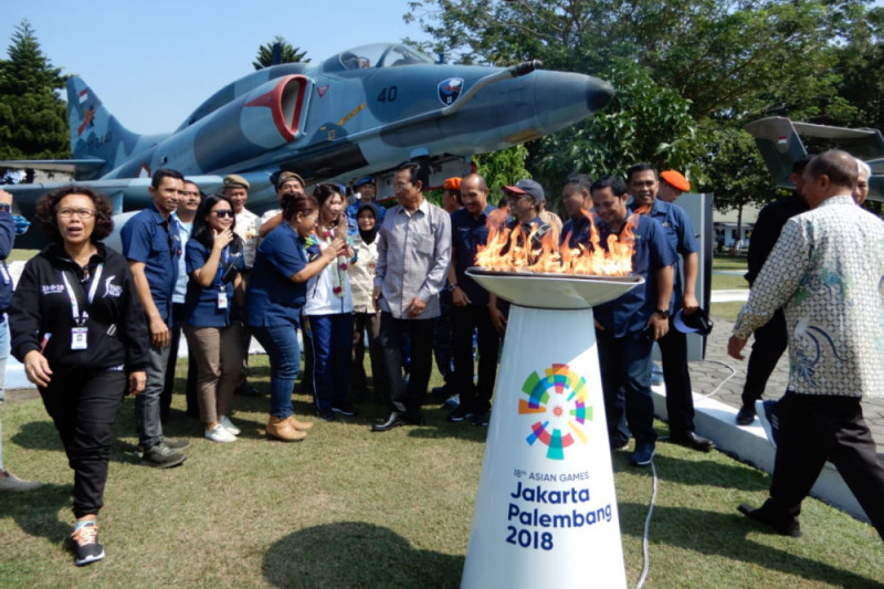 Api obor Asian Games 2018 lintasi kota pertama