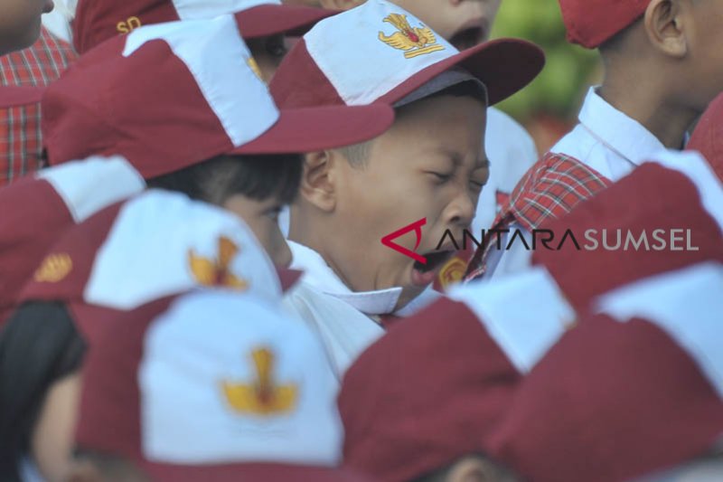 Upacara di Hari Pertama masuk sekolah