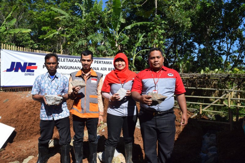 Rumah Wakaf bangun MCK di pelosok Sumedang