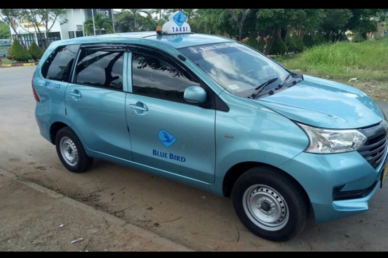 Bluebird Padang Hadirkan Mobil Mpv Tingkatkan Pasar Taksi Antara Sumbar