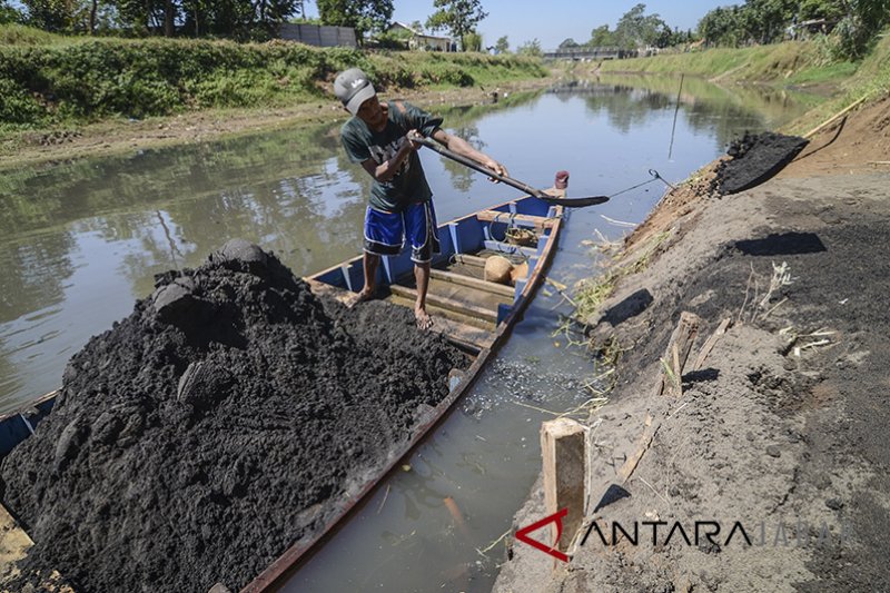 Polres Garut tutup galian pasir di Leles