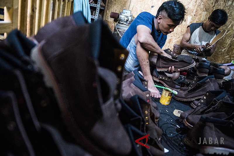 Ribuan pekerja industri kulit di Garut dirumahkan