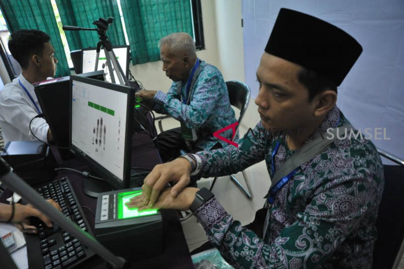 Rekam Biometrik Jemaah calon Haji embarkasih Palembang