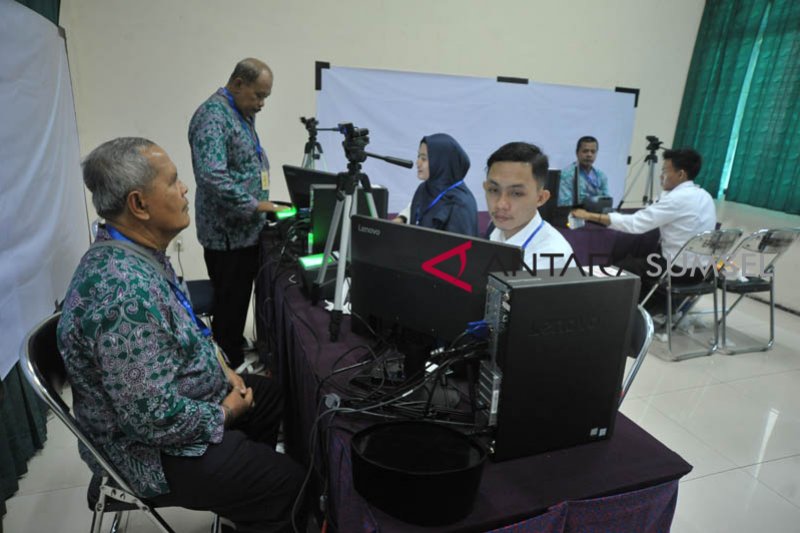 Rekam Biometrik Jemaah calon Haji embarkasih Palembang