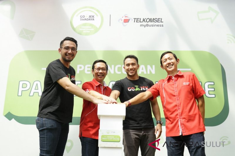 GO-JEK dan Telkomsel Luncurkan Paket Komunikasi Bagi Mitra di Seluruh Indonesia