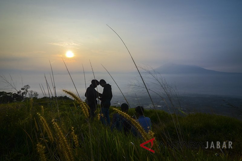 Wisata alam bukit Alesano