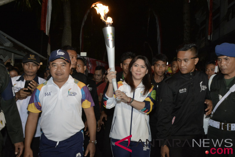 Pawai Obor Asian Games di Istana Tampaksiring