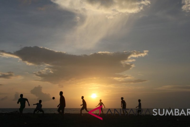 SEPAK BOLA PANTAI