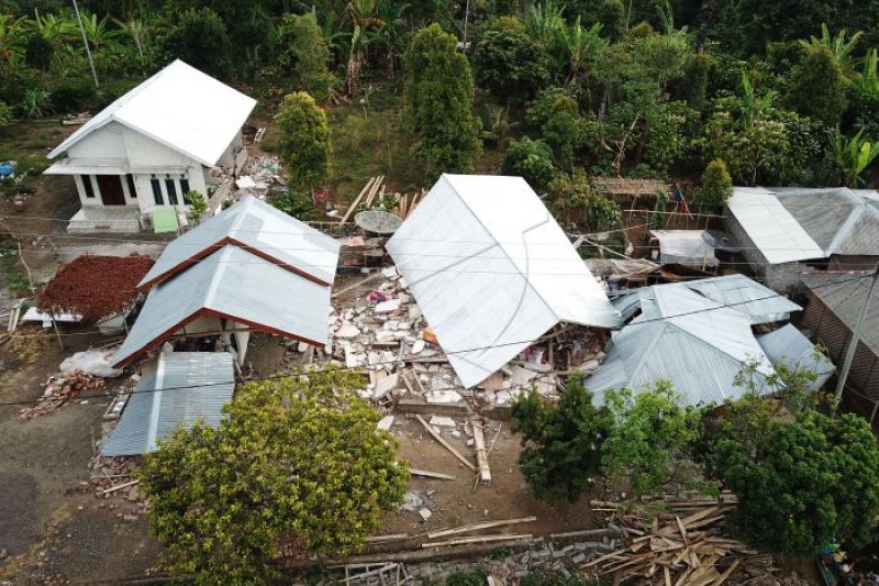 Kerusakan akibat gempa di Lombok
