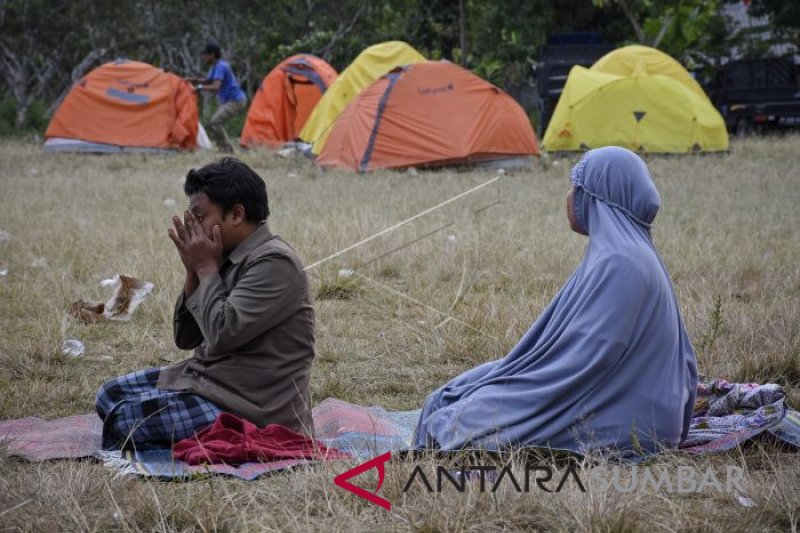 PENGUNGSI GEMPA LOMBOK