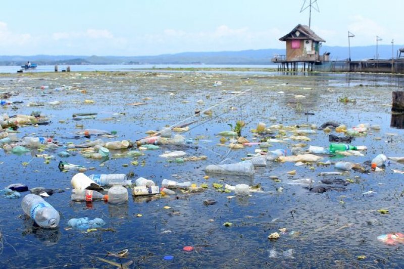 Sampah Danau Sentani