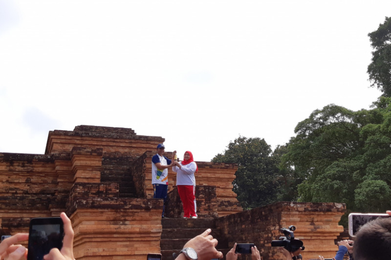 Api Asian Games 2018 dibawa ke puncak candi Tinggi