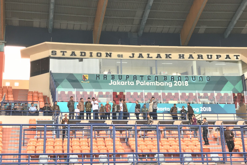 Jusuf Kalla tinjau Stadion Si Jalak Harupat