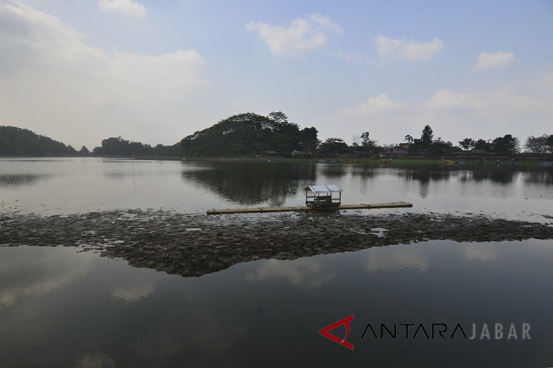 Setu Sedong di Cirebon mengering