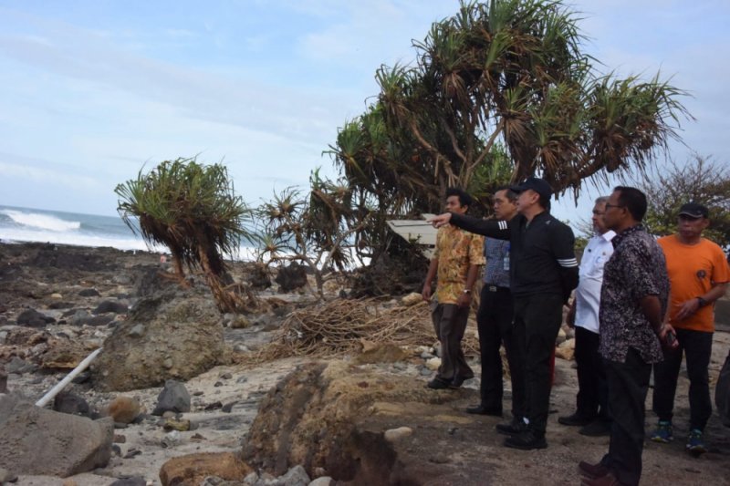 Kelompok pengawas Pantai Rancabuaya dilengkapi alat canggih