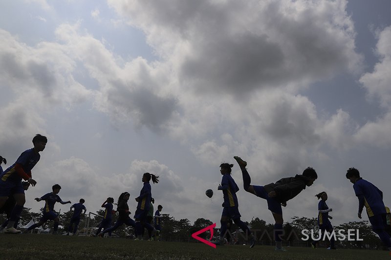 Latihan Timnas Sepak Bola Wanita Vietnam