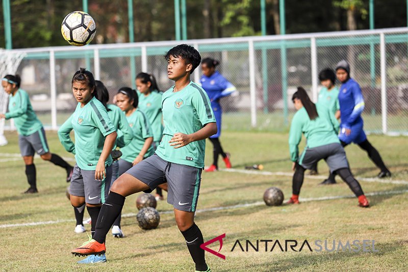 Timnas Sepak Bola Wanita Indonesia Mulai Berlatih