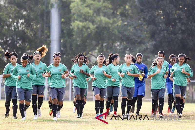 Timnas Sepak Bola Wanita Indonesia Mulai Berlatih