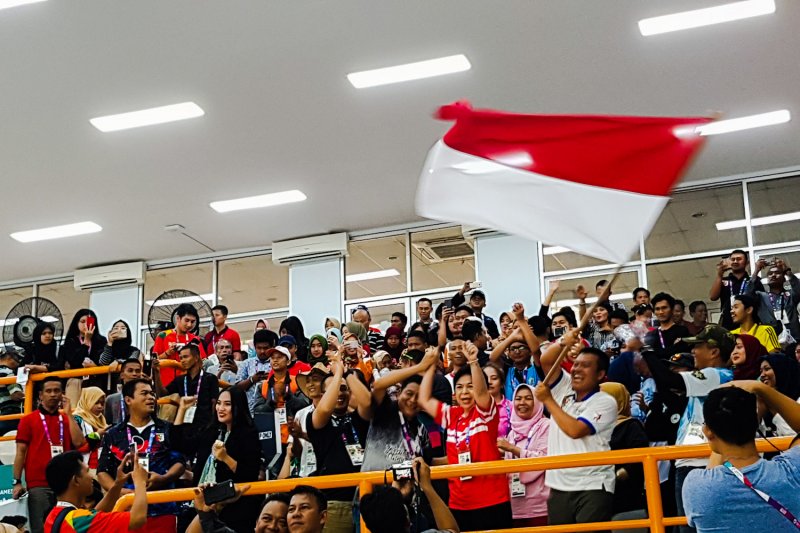 Dukung Anang, suporter Indonesia padati arena menembak