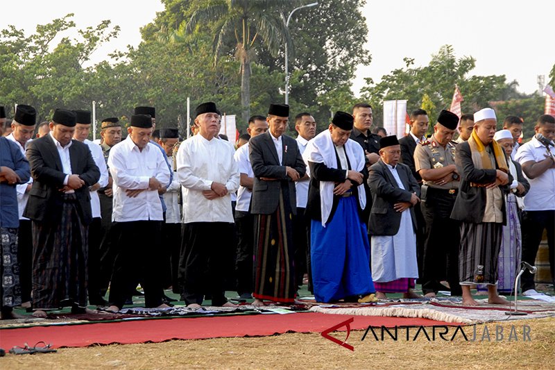 Presiden Joko Widodo salat Idul Adha