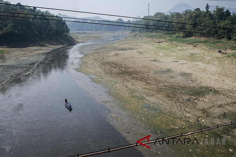 Seribu relawan PMI siap rawat Sungai Citarum