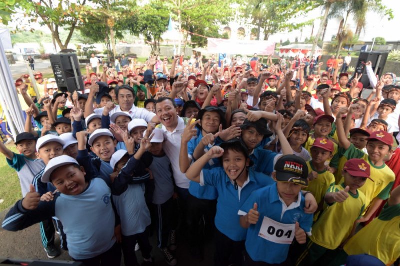 Ratusan Siswa SD ikuti gerak jalan HUT RI dan Jabar