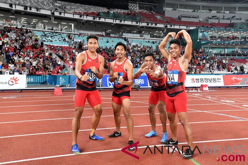 Atletik - Lari Estafet 4x100M Putra Penyisihan
