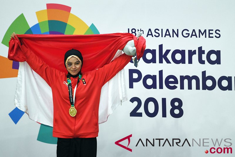 Medali Emas Pencak Silat Kelas C Putri Indonesia