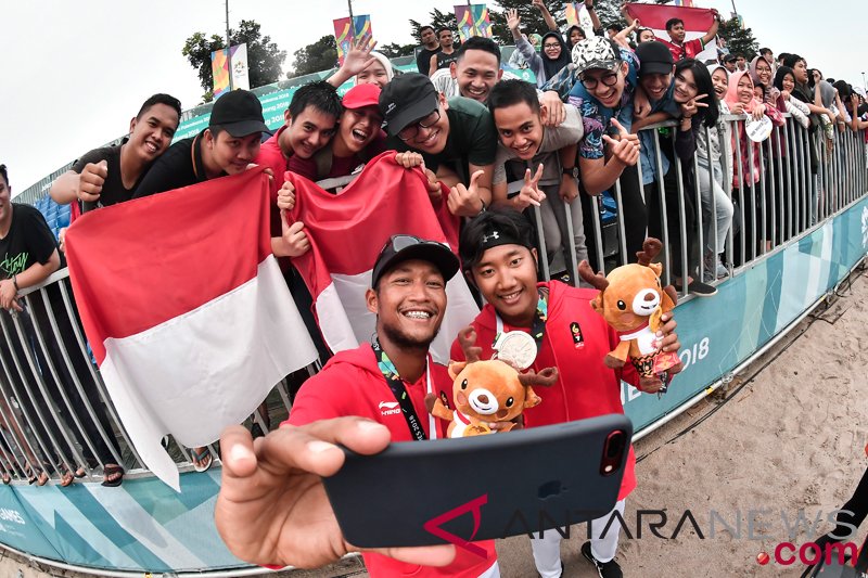 Tim voli pantai putra Indonesia sumbang perak