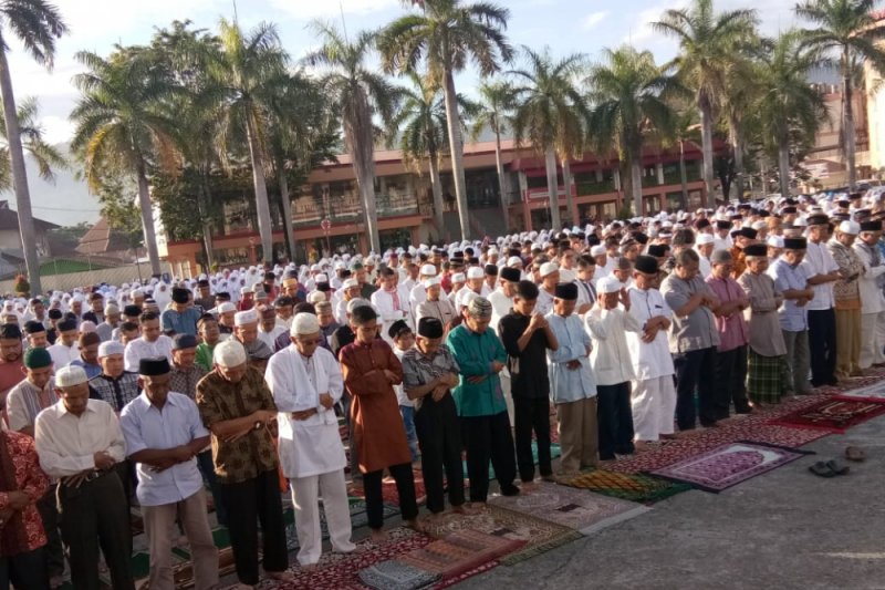 SHALAT IDUL ADHA PADANG