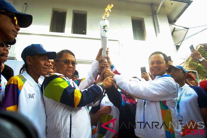 Warga Bogor antusias sambut obor Asian Games