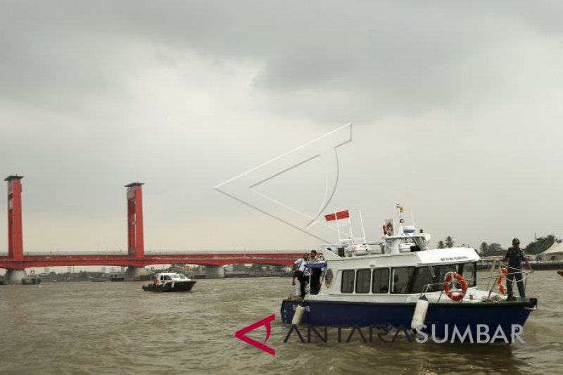 PENYERAHAN BANTUAN BUS AIR DARI KEMENHUB