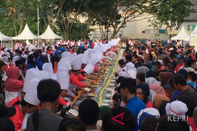 Roti jalan terpanjang di Indonesia