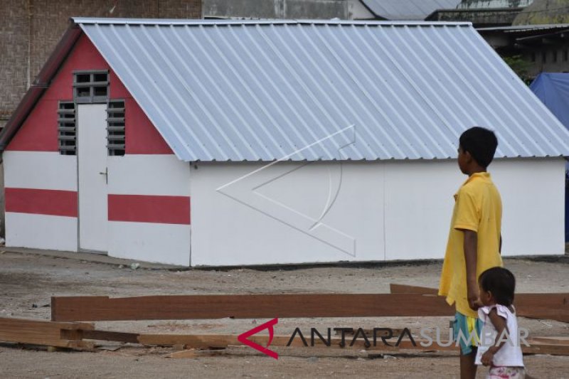 RUMAH HUNIAN SEMENTARA KORBAN GEMPA LOMBOK