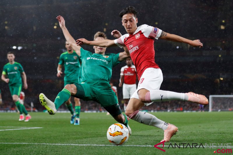 Arsenal kalahkan Vorskla 4-2