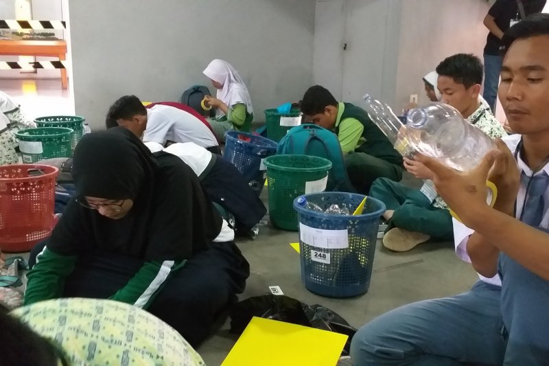 266 siswa ikuti Kompetisi Roket Air Regional Jabar 2018